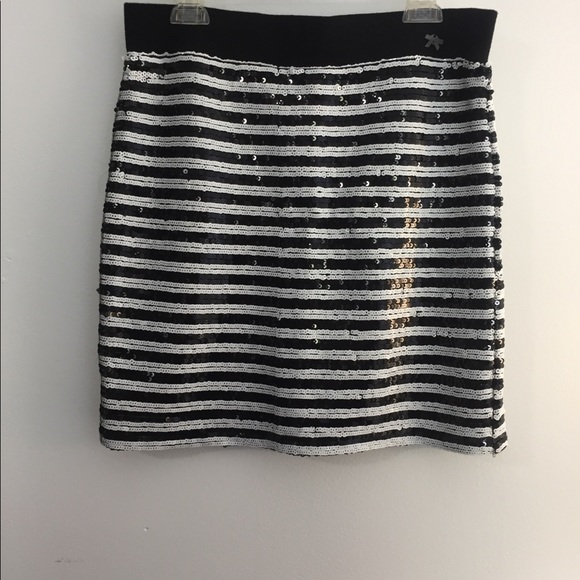 Lady Skirt - Picture 2 of 4